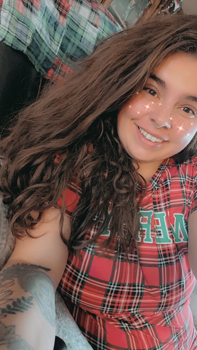 willowsnapps's tweet image. I just wanna be on your naughty list this year 💋🤶