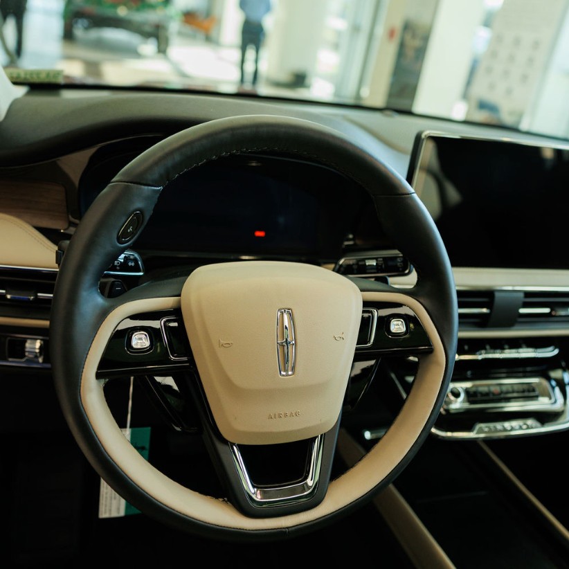 AlPackerLincoln's tweet photo. Comfort meets confidence in the Lincoln Corsair. Designed for everyday ease and elevated driving.

View our current selection:
https://t.co/Z8VQuqlWMd

#alpackerlincoln #lincoln  #nautilus #aviator #navigator #corsair #westpalmbeach https://t.co/ZuGdiQEoKs