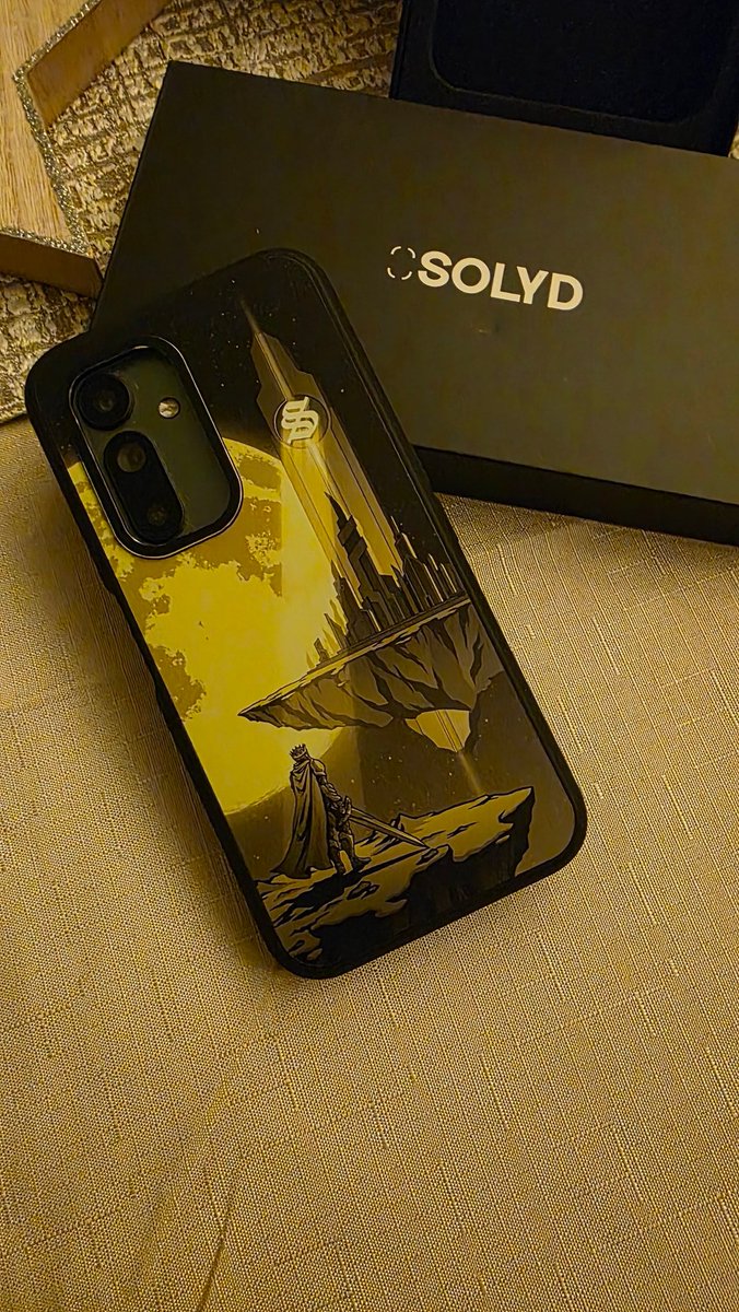 tamas_pavel's tweet photo. Today I found an amazing gift waiting for me in the mailbox.
Thanks @SOLYD_STORE @solflare
#solyd #solflare #Solana #seeker https://t.co/lU0GFAuGmM