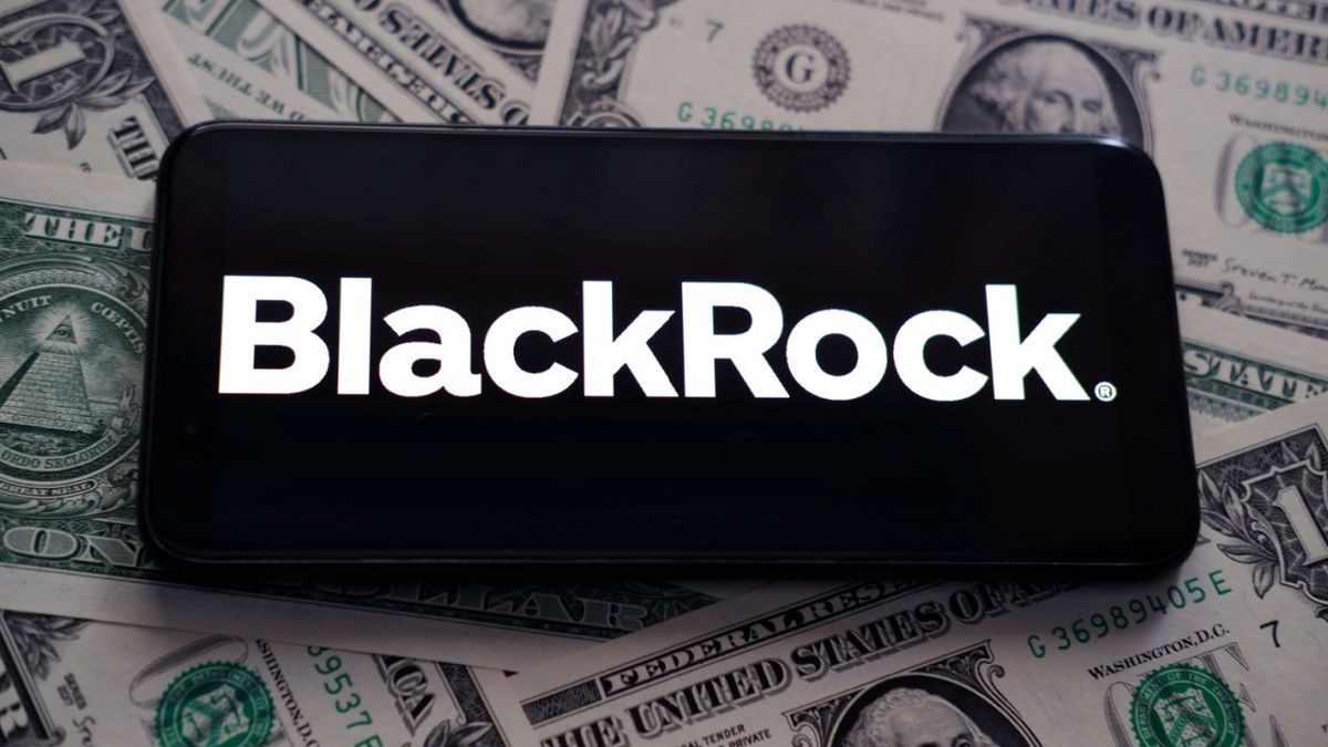 0xRatxyz's tweet image. BREAKING: 🔥

#BlackRock CEO:

Asset tokenization will reduce stress on the financial system.

The U.S. needs to accelerate the adoption of #AI and #tokenization.