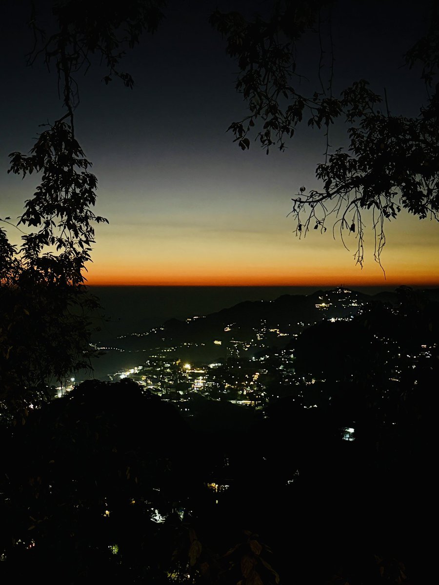 straight out of a fairy tale 🌻 
#landour
