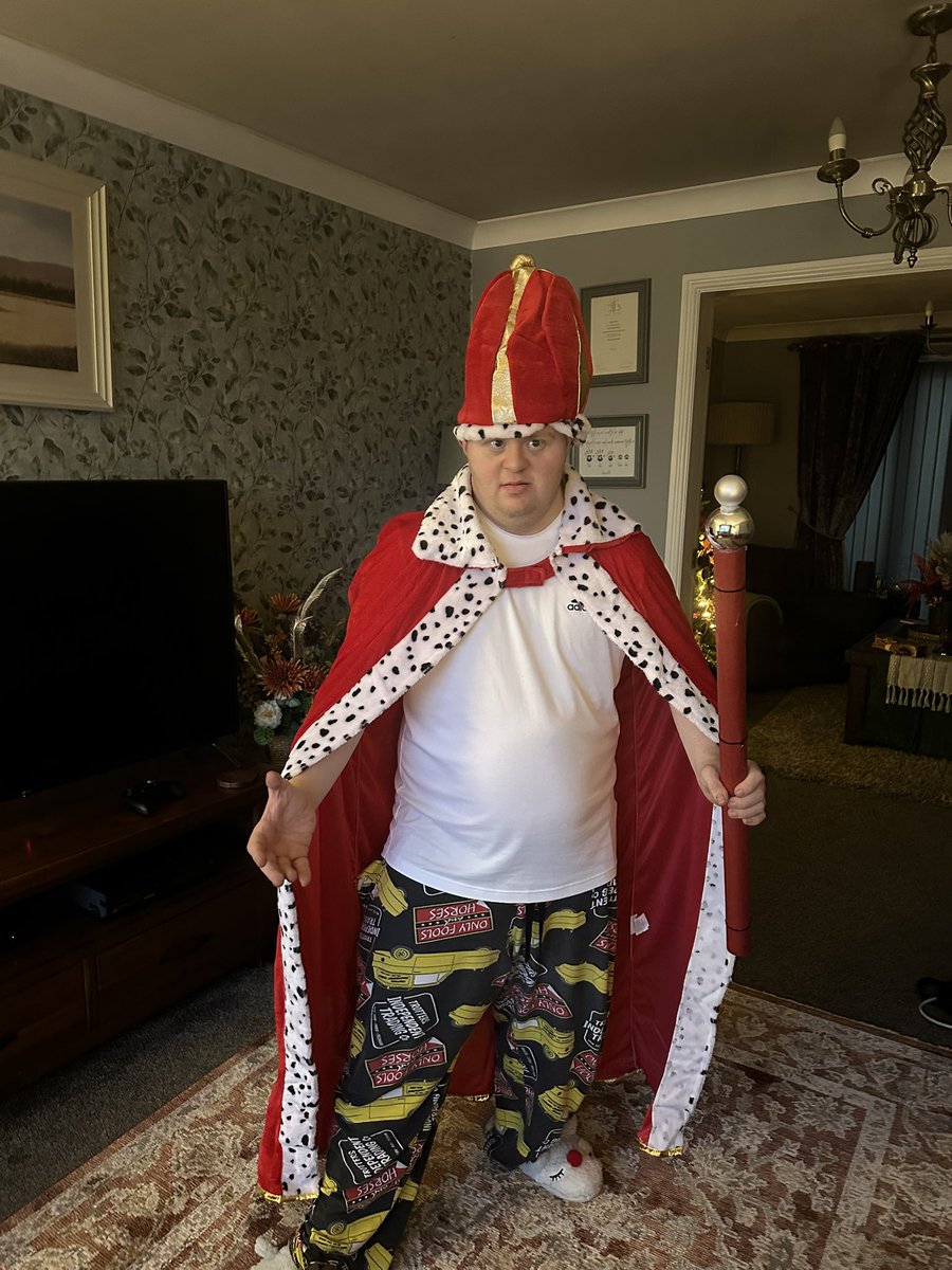 Julie Watts tweet media