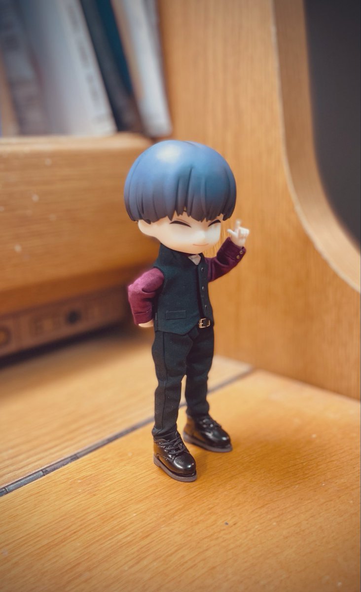 我が家の保科副隊長が格好良すぎて感動している…素敵お洋服ありがとうございます🙏
かねてから購入を考えていたEngelchen(<a href="/enishida_11/">Engelchen</a>)様のスタイリッシュで素敵すぎるシルエットの3ピーススーツをお迎えしました。シャツも本当に形が綺麗で一緒にお迎えしたガンショルも着せるのが楽しみです✨️