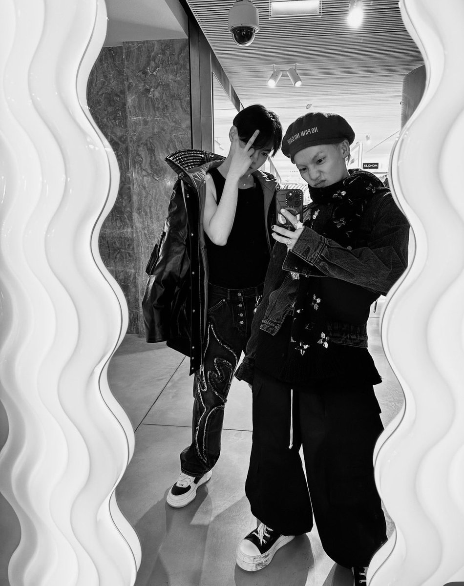 TREASURE tweet media