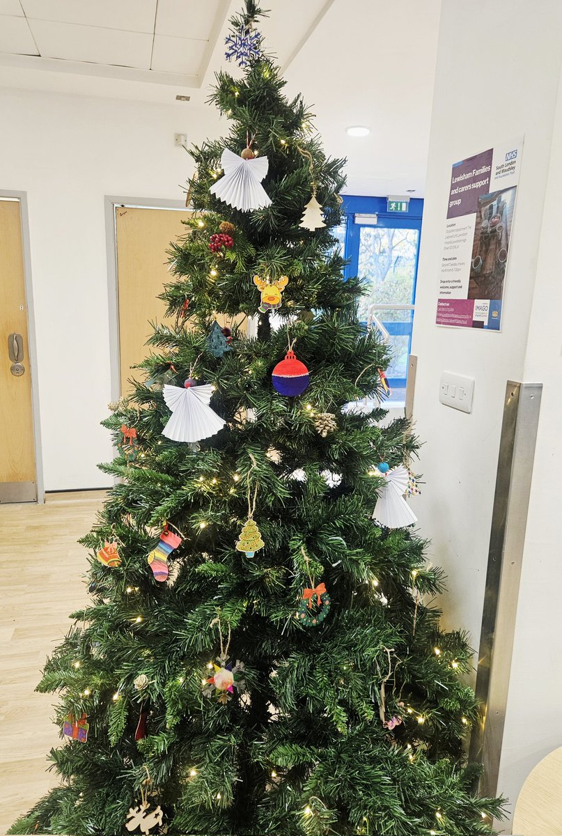 SophiaOT_'s tweet photo. Festive decoration making to brighten up our #Christmas tree this afternoon at the #LadywellUnit ππ
π¨ #Lewisham #OccupationalTherapy #Activities #MentalHealth @MaudsleyNHS https://t.co/XVAQrjelzE