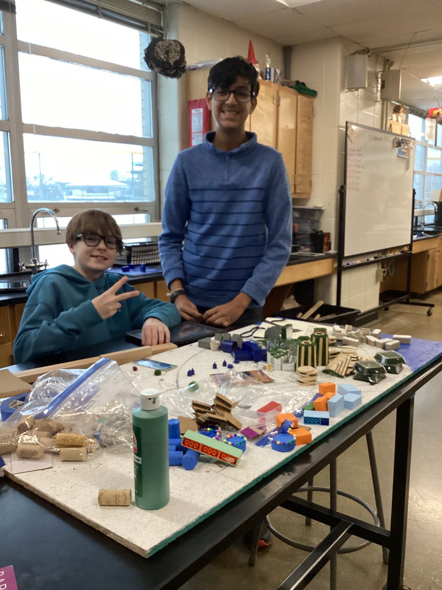 Big #STEaM action this morning with some new cities 🌆 and dream homes 🏡 coming to life at <a href="/WSA_Saratoga/">WSA: STEM -Saratoga Campus</a>