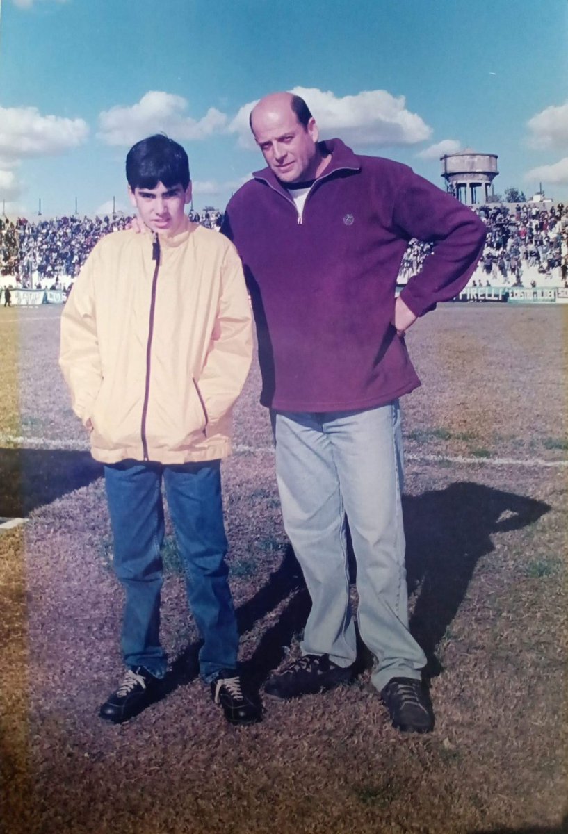 1. Año 92 con <a href="/Rolfiblock/">Rodolfo Block</a> Chicago-Villa Dalmine. El tipo ya te había puesto su apellido en la camiseta y plata para la República. 

2. 2001 con San Martín (SJ). Era dirigente y un mes dps ascendimos a primera.

Un club que quiere crecer vota al candidato que mas hizo para crecer.