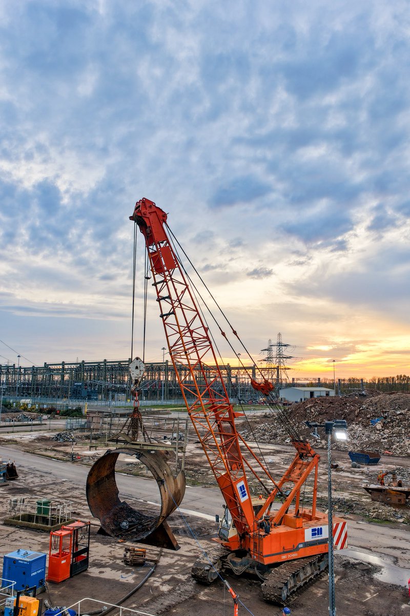 Thought we'd post something uplifting to get you through a Wednesday afternoon.

A little lifting action from Cottam Power Station.