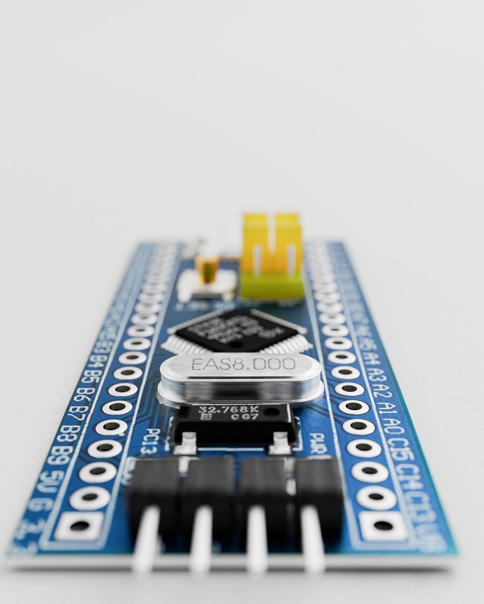 BeyMohamedAmine's tweet photo. #3dproductvisualization #b3d #3dmodels #cgi #productdesigner #blender #chip #electronic #industrial #hardsurface #3dmodeling https://t.co/7IycUFjHNP