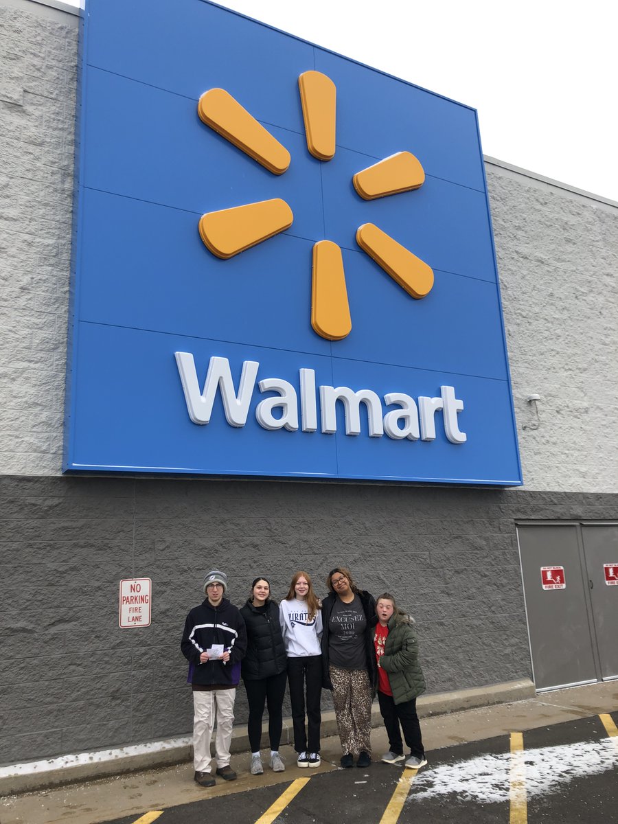 GivingTreeHSSD's tweet image. A shopping we will go!!!  
We are so grateful for @BayPortDeca  School Store Partnership and Work Experience Pirates helping shop for our Holiday Store.
The students did a great job picking out the perfect gifts!
Thank you!!
@hssd