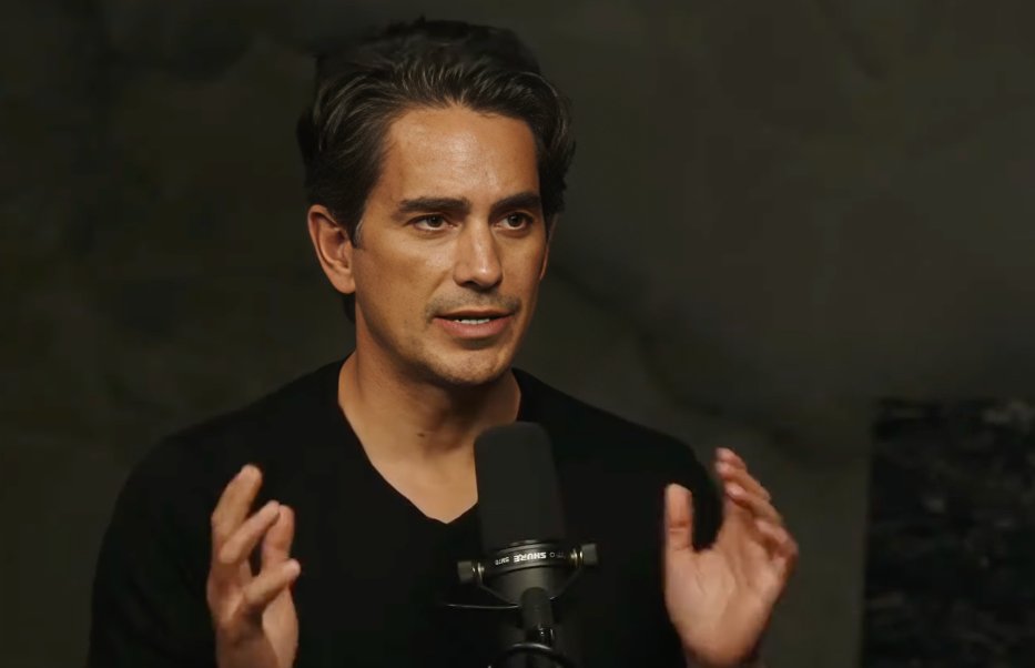 walkerdeibel's tweet image. You&apos;re probably overdiversified.

And it&apos;s costing you millions.

I learned this the hard way after selling my first company and spreading capital everywhere.

Here&apos;s what the data revealed about portfolio concentration: