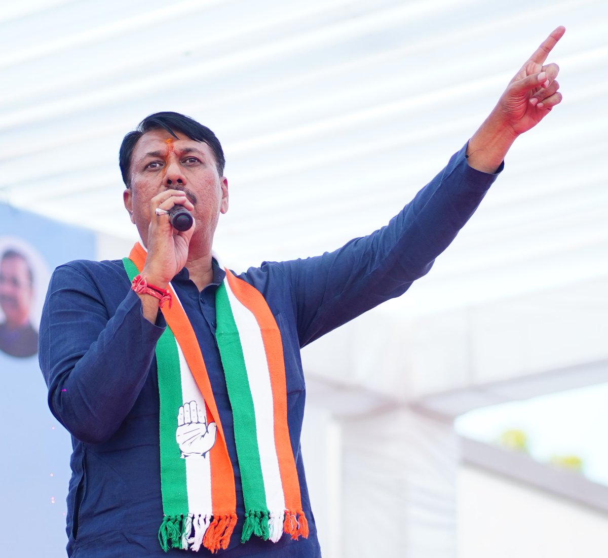 AmitChavdaINC's tweet image. “गुज़रात की जनता के मूल प्रश्नों, उनकी वेदना और जनाक्रोश को सशक्त स्वर प्रदान करने के उद्देश्य से कांग्रेस पार्टी द्वारा संचालित जन आक्रोश यात्रा के प्रथम चरण का समापन बेचाराजी में आयोजित विराट जनसभा के साथ सम्पन्न हुआ।

इस ऐतिहासिक पहल में सहभागी बनकर जनांदोलन को ऊर्जा प्रदान…