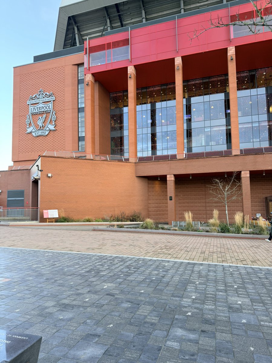 jonalx7's tweet photo. Sometime you just have to  visit  the right places @LFC 
@lfc v @SunderlandAFC https://t.co/iLm2XNasPZ