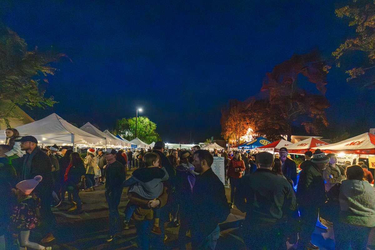 VisitNovato's tweet image. Novato’s Annual Holiday Tree Lighting Festival is almost here! 🎄Live music, kids’ crafts, cookie decorating, local vendors, and a visit from Santa. Join the holiday fun!
📅 Dec 6 | ⏰ 4–7:30pm | 📍 881 Grant Ave
#VisitNovato visitnovato.com/event/novato-h…