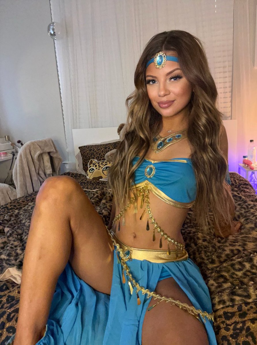 Fully clothed so you probably won’t say hi 🙄