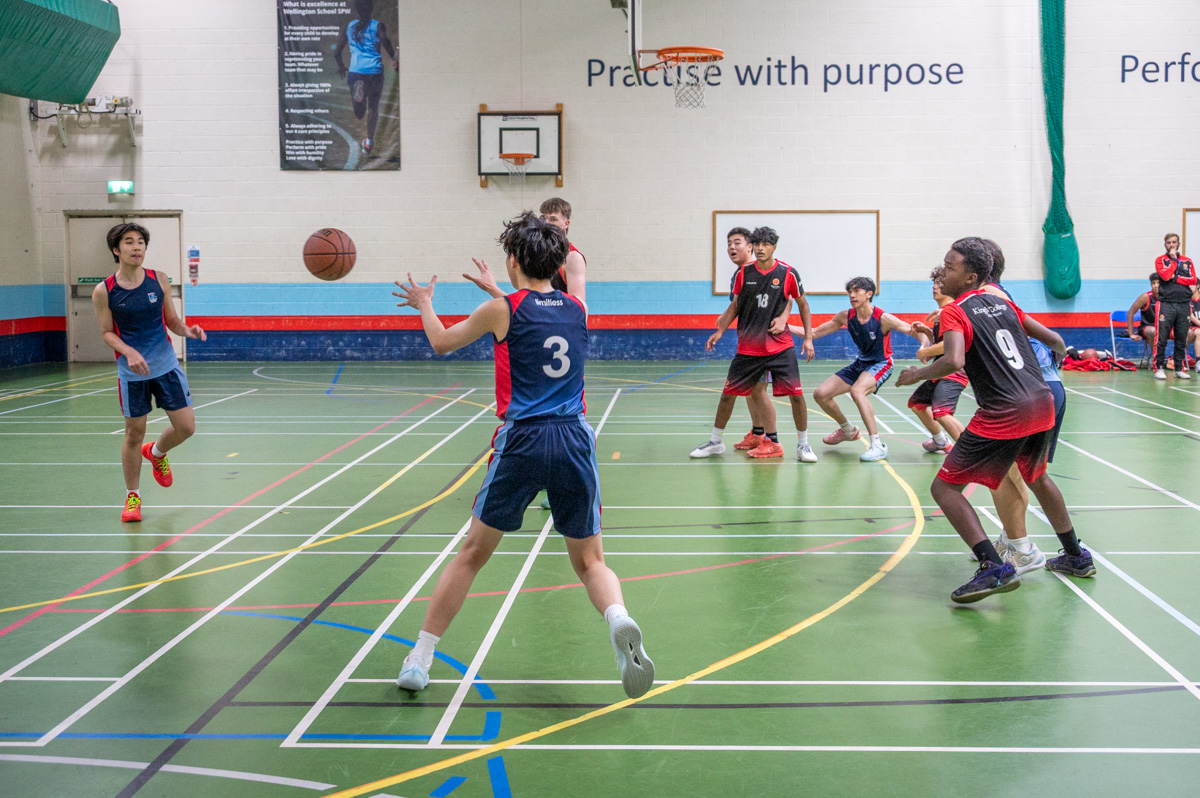 wellingtonsch1's tweet photo. An incredible season for our basketball team in the Southwest League!🏀
Huge growth, determination &amp; team spirit on display throughout.
They closed the season with a thrilling down-to-the-wire game vs King’s College - tough defence, smart plays and brilliant scoring moments. https://t.co/3HdUT0Ajt5