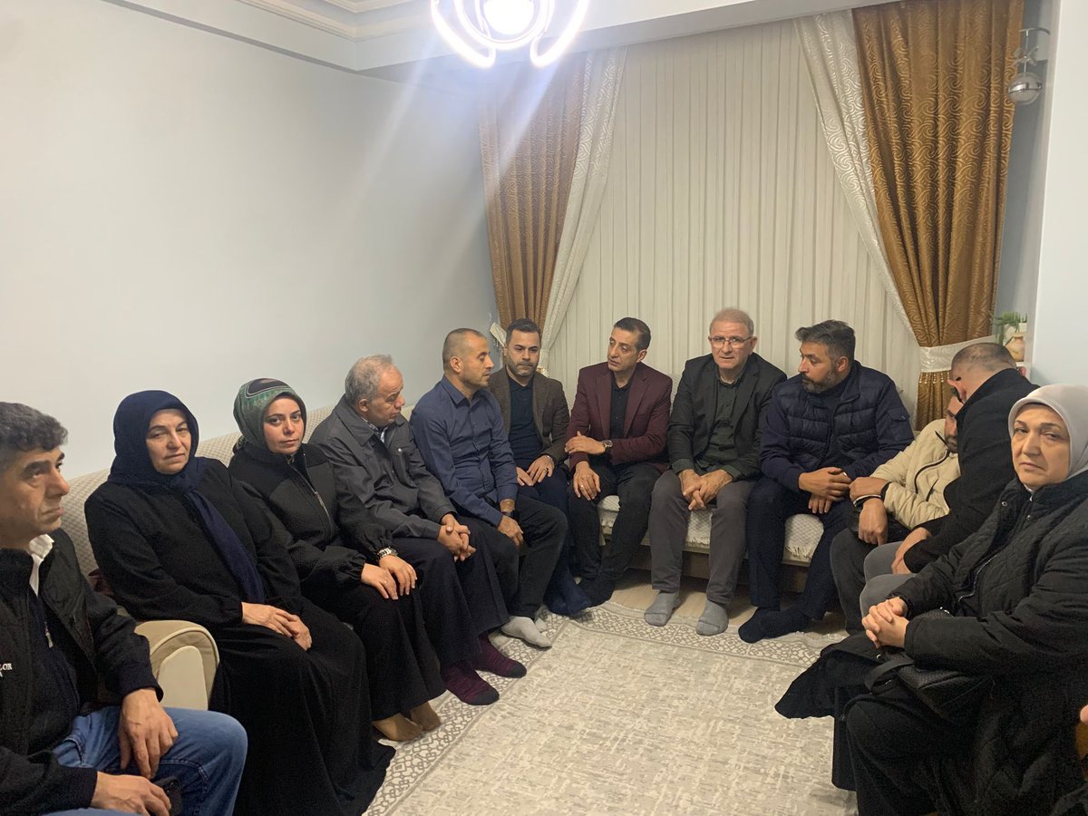 kıymetli yol ve dava arkadaşımız Ferhat yaman’kayinvalidesi vefat etmiştir kendisini taziye ziyareti gerçekleştirdik Allah mekanını cennet etsin Geride kalan yakınlarına sabr-ı cemil ihsan etsin <a href="/bekmez_02/">Yahya BEKMEZ</a> <a href="/vedatdestek/">Vedat Destek</a> <a href="/ycll_ayse38/">Ayşe Yücel</a> <a href="/ahmetballi2534/">Ahmet Ballı</a> <a href="/akparti_esenler/">AK Parti Esenler</a> <a href="/EmrullahErkus/">Emrullah ERKUŞ</a>