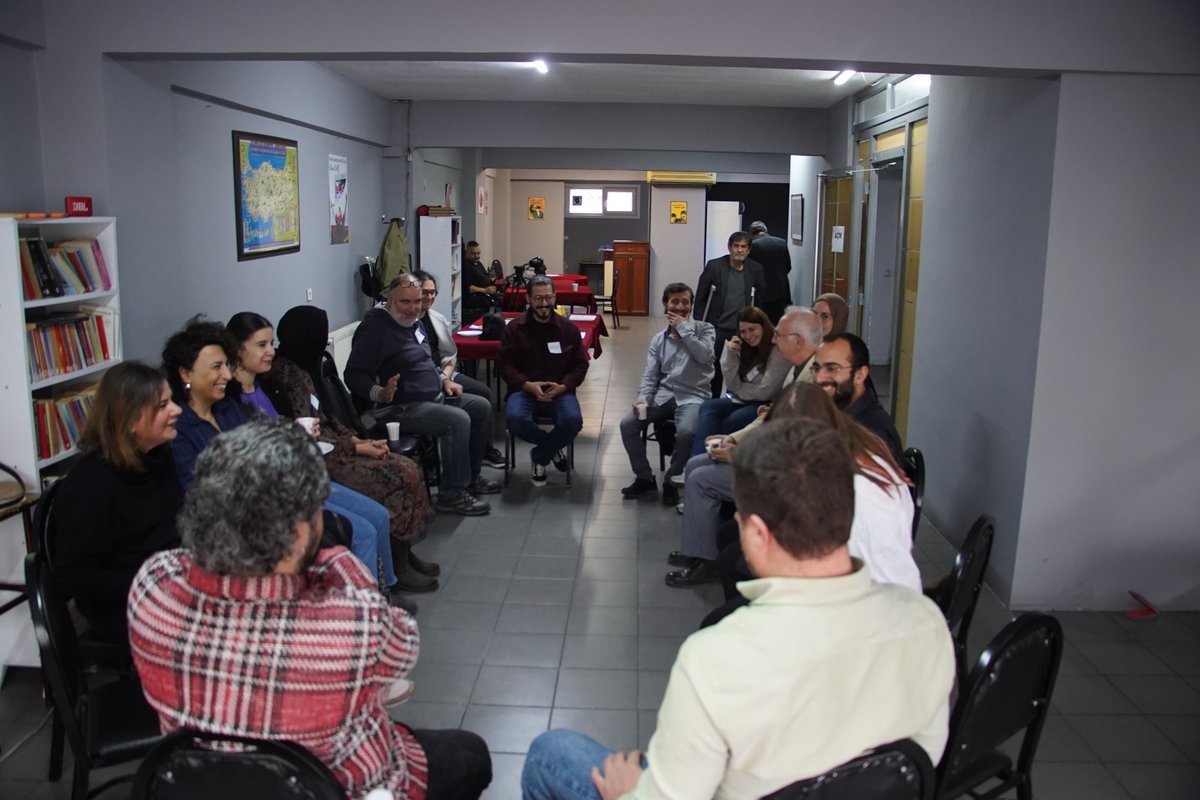 OrgSurici's tweet photo. Herkese selam! Suriçi Topluluğu olarak 4. Genel Toplantımızı 30 Kasım’da gerçekleştirdik. Notları internet sitemizden okuyabilirsiniz.📷 Türkiye Sakatlar Derneği’ne ve Aydın Bey’e bize kapılarını açtıkları için sonsuz teşekkürler. https://t.co/5epdxgzvAr