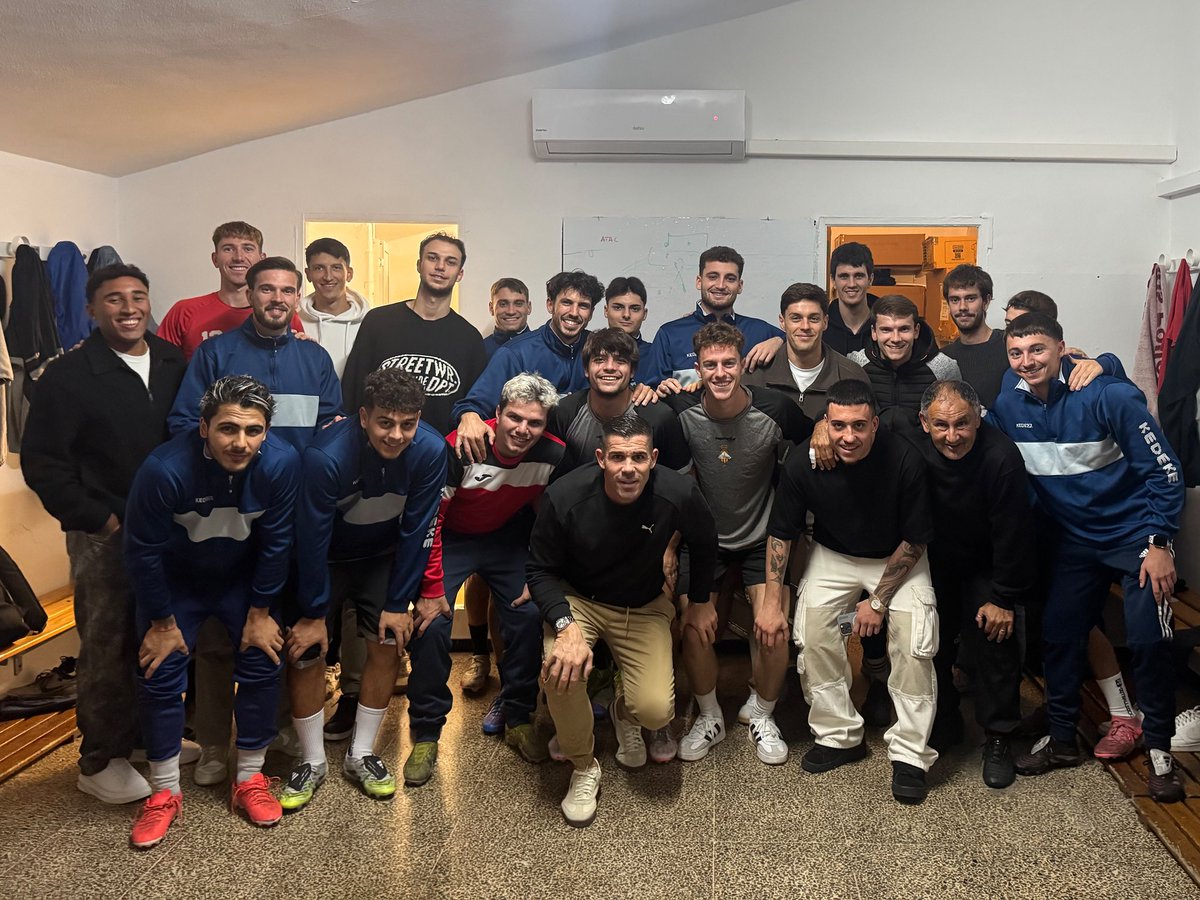 afefutbol's tweet photo. 🤝⚽ VISITAS A VESTUARIOS

🗣️ AFE presentó los servicios que ofrece el sindicato a los compañeros del Real Titánico, CE Felanitx, CE Manacor y UD Tomares.

¡Gracias por la atención y el trato recibido! https://t.co/ZNNCTshFTh