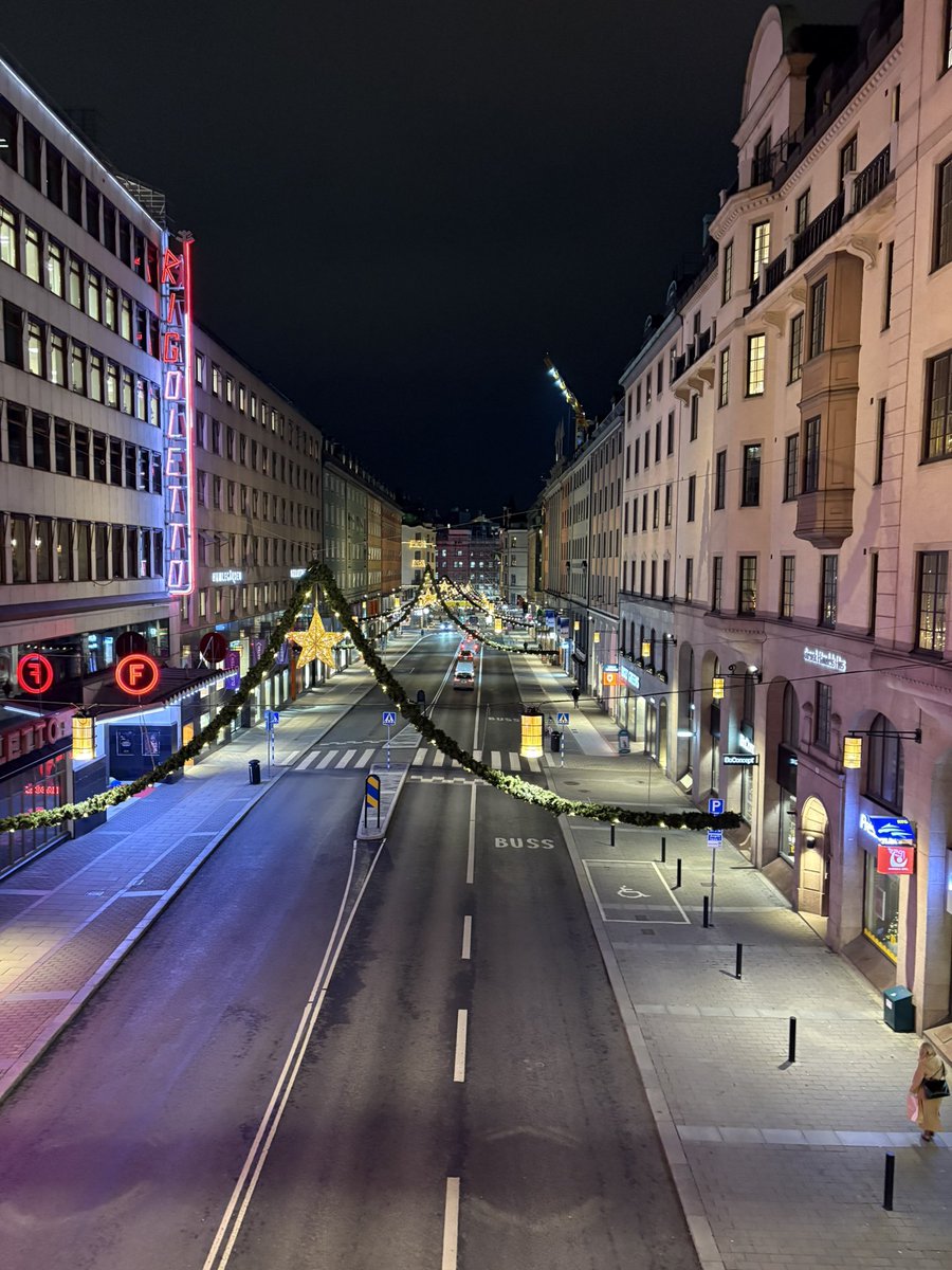 Letar hyres-lägenhet i sthlm city, 3a eller större från 1 februari.

Tacksam för alla tips!