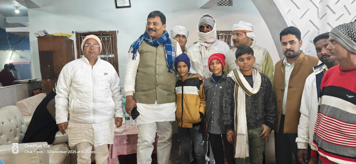 JDUUmeshSingh's tweet image. महनार विधानसभा क्षेत्र के जंदाहा प्रखंड अंतर्गत चकफ़तह में श्री अरविंद सिंह जी के यहाँ आयोजित श्राद्धकर्म में सम्मिलित होकर दिवंगत पुण्यात्मा को विनम्र श्रद्धांजलि अर्पित की। ईश्वर से प्रार्थना है कि शोकाकुल परिवार को इस दुःखद घड़ी में धैर्य, संबल एवं शक्ति प्राप्त हो।