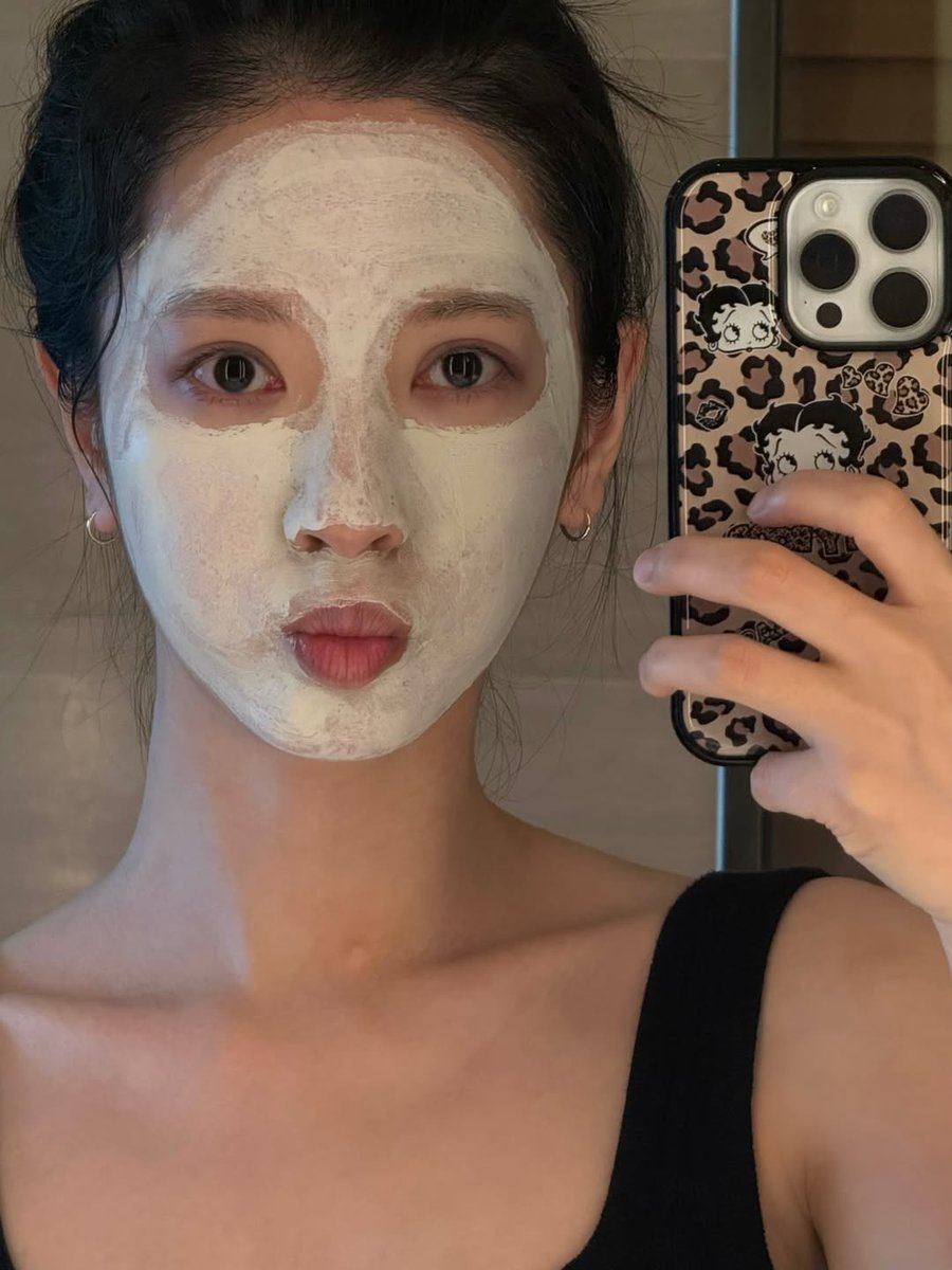 JIYEON tweet media