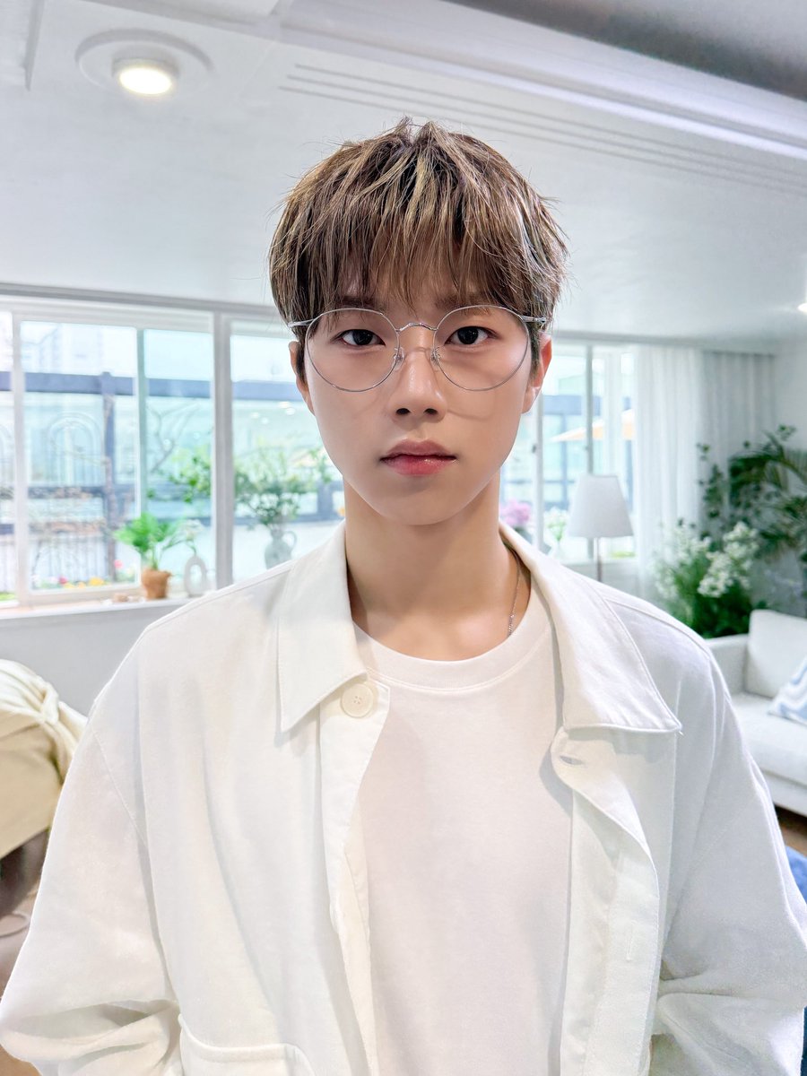 [#예찬] 우리 메인보컬~~~ 생일 추카해여 ㅎㅎㅎ 항상 노력하는 모습이 너무 자랑스럽고 대단해여이~~ㅎㅎㅎㅎㅎ 태어나줘서 고맙구 앞으로도 든든한 제 친구 같은 형이 되어주십셔~~~~ 사랑혀요~~ 🥳❤️
#xikers #싸이커스