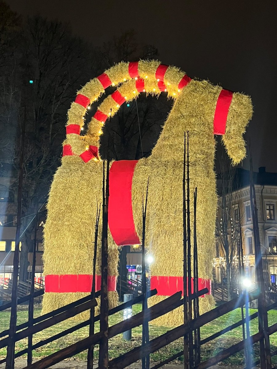 Gavlebocken's tweet photo. Alla åldras på sitt sätt, vissa tappar lite längd, andra får mer karaktär. Jag verkar ha fått båda delarna. Kortare? Visst. Ståtligare? Absolut! ⭐️ https://t.co/PuSx32o42N