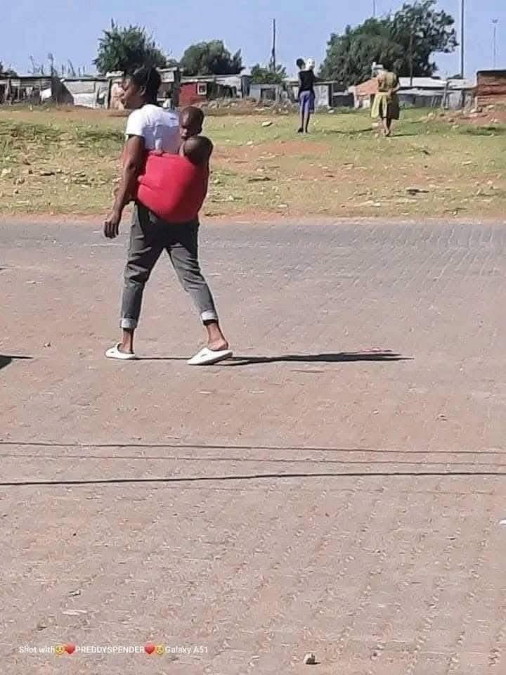 mr_adebayo55's tweet image. I’ve never seen a 2 seater before 😅😂