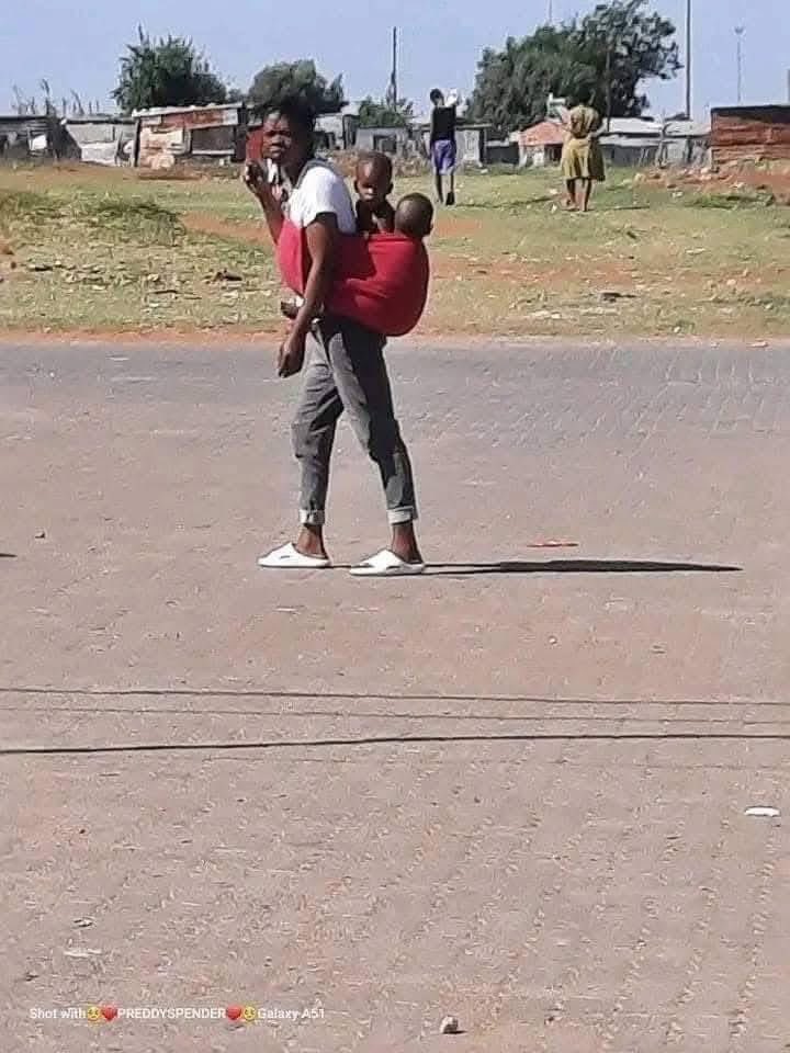 mr_adebayo55's tweet image. I’ve never seen a 2 seater before 😅😂