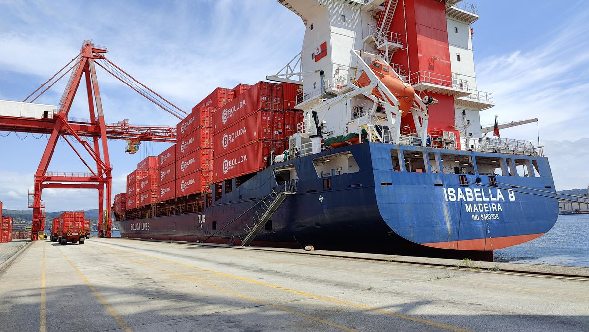 El puerto de Vilagarcía supera ya el total de tráficos con el que cerró el pasado año. El total de mercancías hasta noviembre fue de 1.421.075 toneladas (cifras provisionales). Con relación a 2024, suben graneles líquidos y mercancía general, destacando contenedores y Ro-Ro.