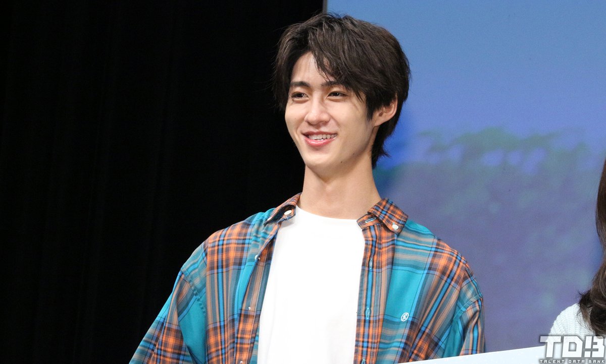 talent_databank's tweet image. 『透明な夜に駆ける君と、目に見えない恋をした。』トークイベント

M!LK・曽野舜太「今、人生史上1番優しいです！周りを幸せにしたい気持ちでいっぱいです！」
役を通じて芽生えた“変化”を語る

▼詳細はこちら
talent-databank.co.jp/special/topics… 

#曽野舜太 #ドラマかけ恋 #ドラマ特区
@dramatokku2_mbs