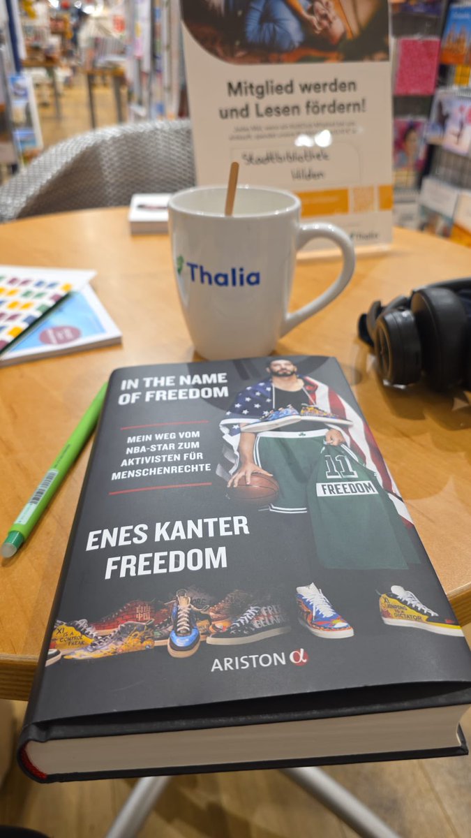 Abilerim, Ablalarım ve Kardeşlerim…

Yarın çok önemli bir gün.
“In The Name Of Freedom” kitabımızın, Der Spiegel’in düzenlediği, Almanya’nın en iyiler listesine girip girmeyeceği belli olacak.
Bu sadece en çok satanlar listesi değil, mazlumların sesinin tekrar duyulması için