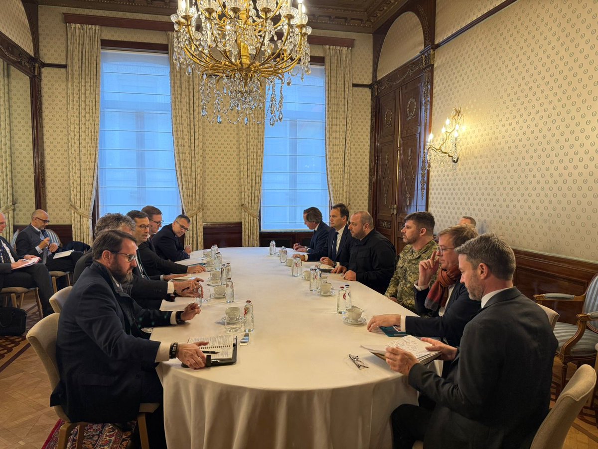 rustem_umerov's tweet image. Today in Brussels, I had a productive, hours-long meeting with national security advisers from Germany, France, Italy, Poland, Finland, the United Kingdom. There were also representatives of the EU and NATO.

I gave my colleagues a detailed update on the negotiations in Geneva…