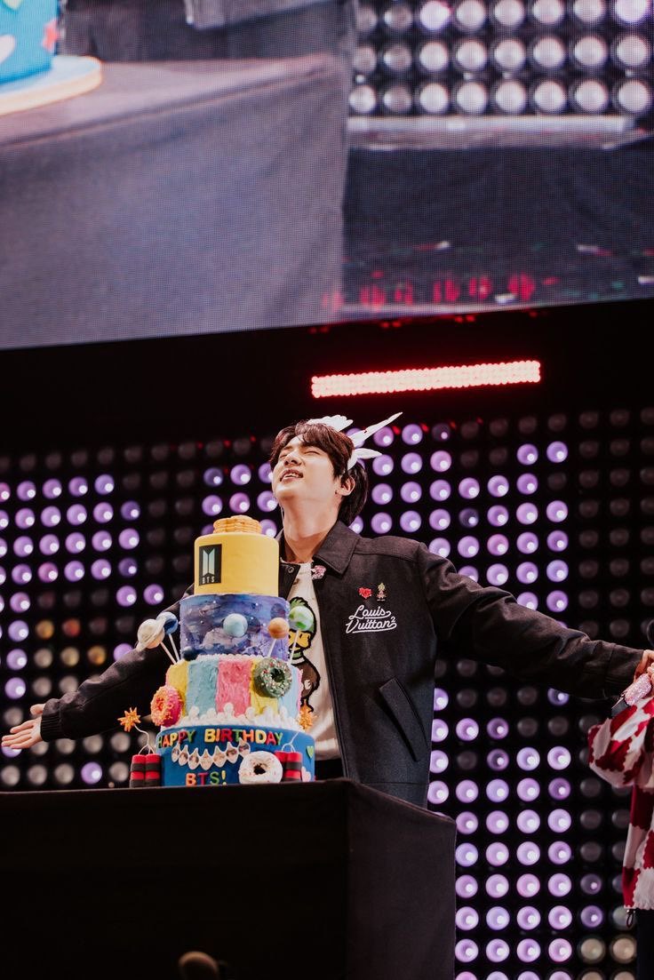 HAPPY BIRTHDAY JIN
#HappyJinDay
#HappyBirthdayJin
#JINDAY 

🐹🎂💜