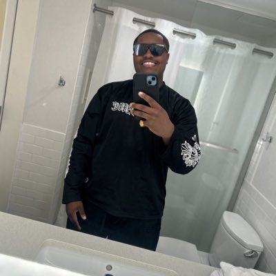jswish2x's tweet photo. #NewProfilePic https://t.co/omio9XlMT2