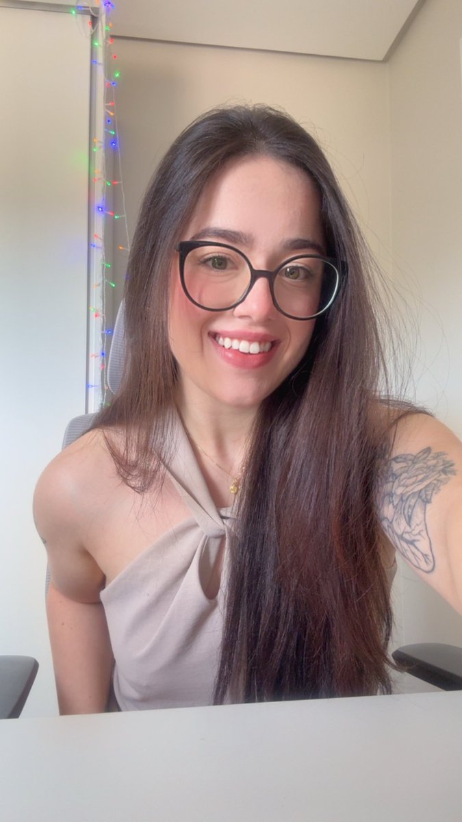 Atenção para a minha ombreta e biceps ein