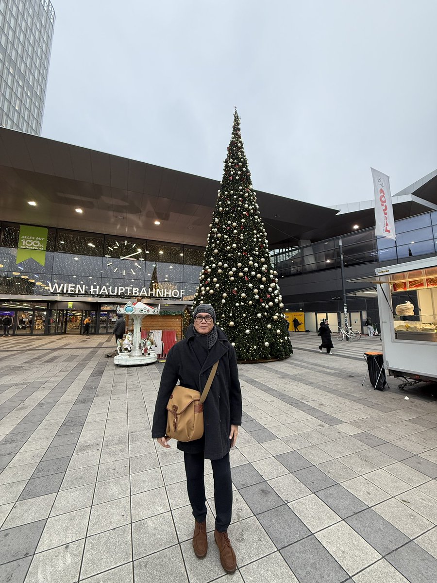don_lindio's tweet photo. I’m going to Salzburg https://t.co/lhadkafB9A