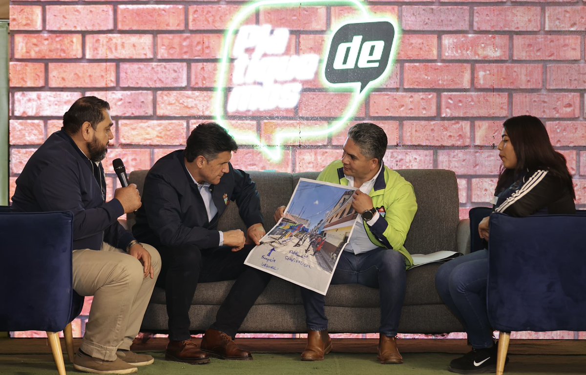 Los espacios de diálogo con los vecinos me permiten escuchar sus necesidades.
Conversamos sobre infraestructura, servicios y los programas que llevamos acabo en diferentes puntos de la ciudad, así como sobre los proyectos de mantenimiento vial que han mejorado la movilidad y el