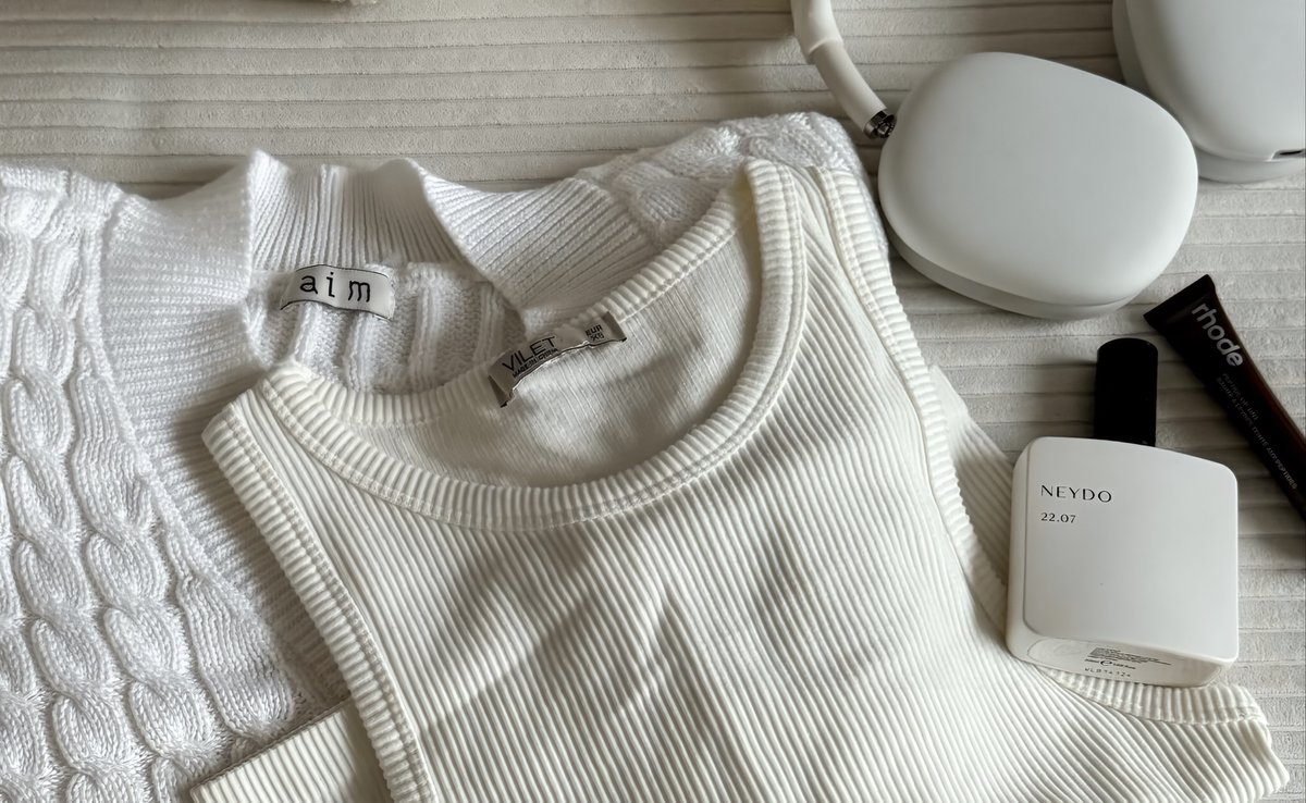 aesthetickyc's tweet image. Wednesday.