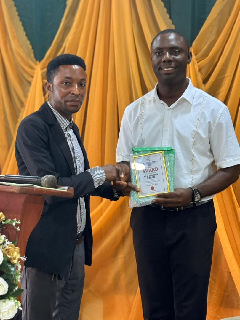 I was greatly honoured by this gesture from the Ondo State Chapter of the Young Medical Laboratory Scientist Forum. Thank you YMLSF! To God be the glory.