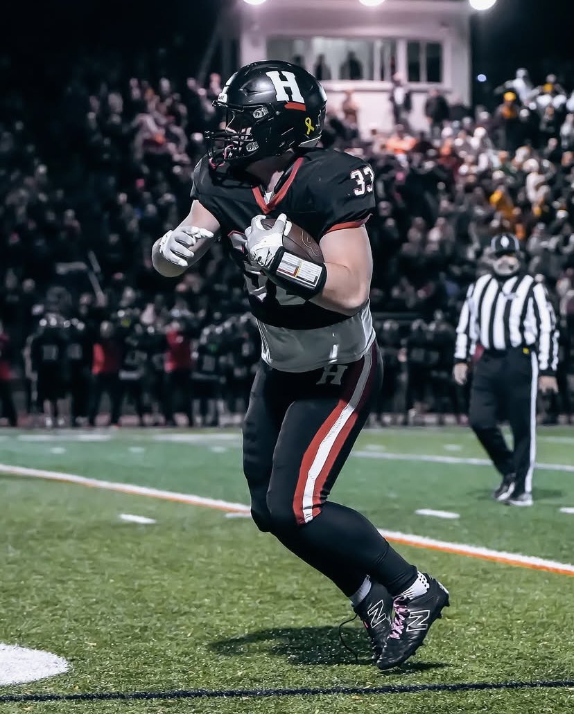 c_flanagan21's tweet image. Junior year highlights
Great season with a sectional championship, share of the continental conference, and all conference linebacker. Finished the season with 154 tackles, 4 TFL’s, 1 sack, and 1 interception. hudl.com/v/2TJa8v