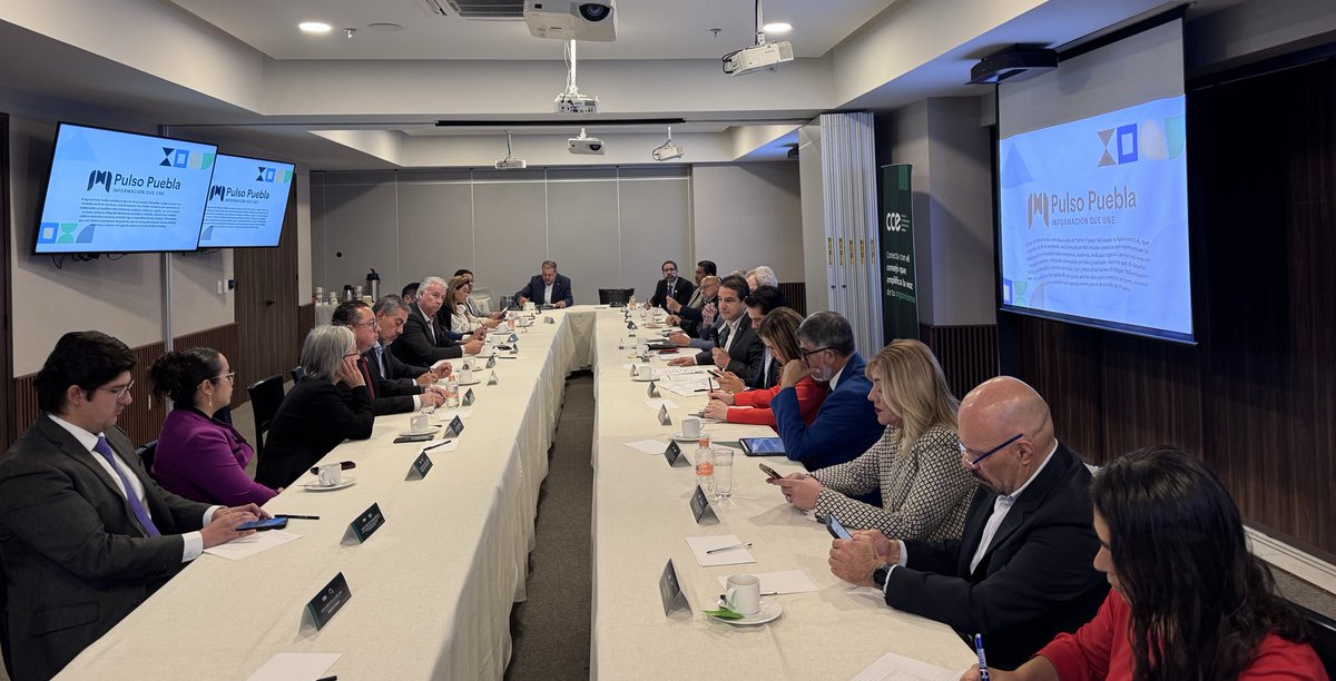 Representando a <a href="/PueblaCanirac/">CaniracPuebla</a> en la mesa de seguridad de <a href="/CCEPuebla/">CCE Puebla</a> donde se presenta la iniciativa Pulso Puebla, un programa creado entre las distintas cámaras de Puebla para fortalecer La Paz y la competitividad en el estado.