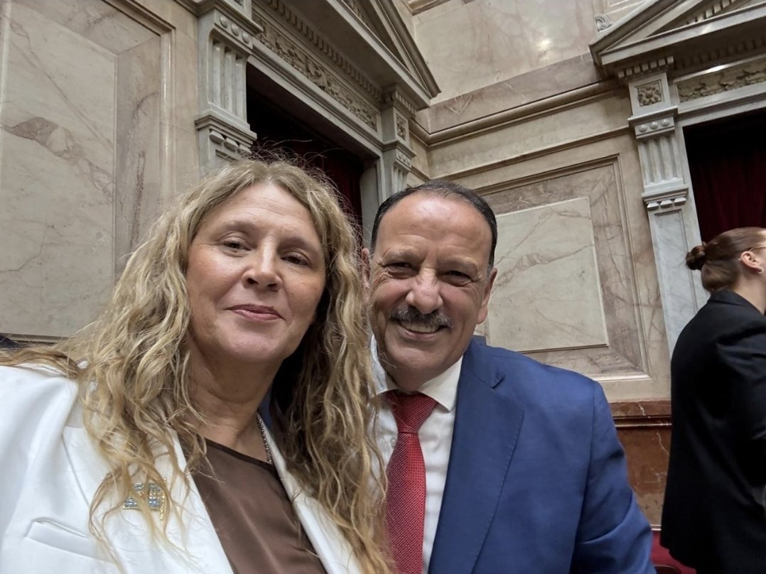 LA FOTO DEL DÍA ✨️🫶🏫

<a href="/GabyPedrali/">Gaby Pedrali</a> Y <a href="/QuintelaRicardo/">Ricardo Quintela</a> 

LA ÚNICA MUJER QUE DEFIENDE LOS DERECHOS DE LOS RIO2️⃣7️⃣JANOS 🔮🪄

<a href="/amolinalarioja/">Armando Molina</a> <a href="/mluz_sc/">Luz Santangelo Carrizo</a>
<a href="/Betocenteno6/">Betocenteno</a> <a href="/jeroquintela/">Jerónimo Quintela</a> <a href="/Lourdez_ortiz/">Lou Ortiz 💚</a> <a href="/terelunalarioja/">Teresita Luna</a> <a href="/TeresitaMadera/">Teresita Madera</a> <a href="/juankisantander/">Juanqui Santander</a>