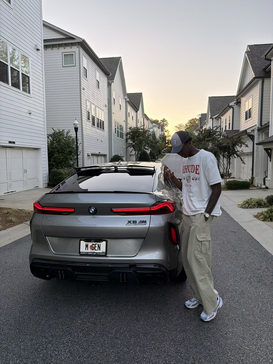 Tussalty's tweet photo. life looks different when you stay consistent. https://t.co/MDzZgiXf3c