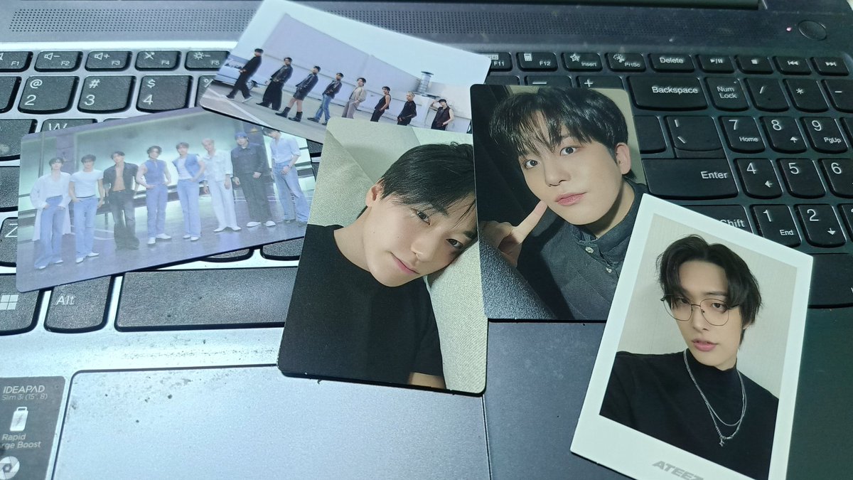 spidermaam25's tweet photo. @jiamerch_ph Salamat pala sa freebies.
Sayang, wala raw 'yong bias ng pagbibigyan ko ng 1 set. Sabi pa niya, complete members daw pero wala 'yong mismong bias niya. https://t.co/vAvMHAqFzM
