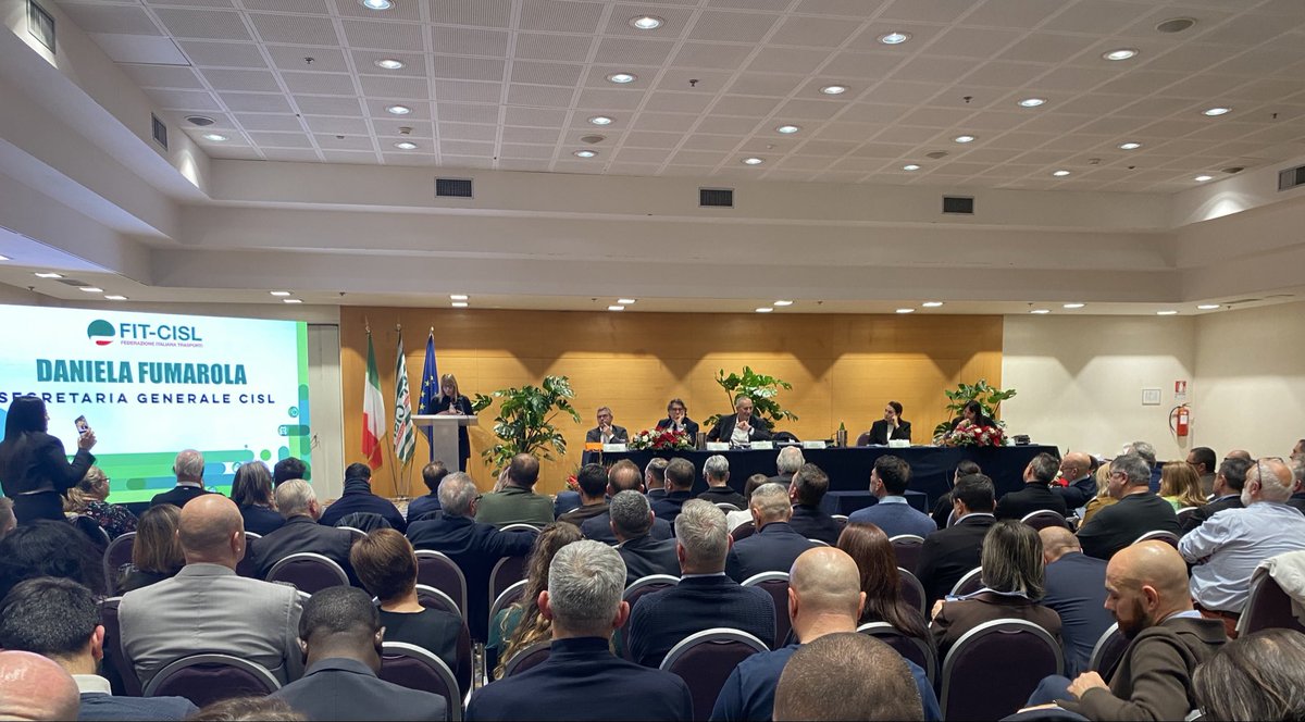 #DanielaFumarola a Cg <a href="/FitCisl/">Fit-Cisl Nazionale</a> : &lt;&lt;Equità sociale e crescita sono due facce della stessa medaglia, il primo obiettivo da conquistare per il Paese. Su questo indispensabile binomio va costruito un patto tra soggetti responsabili e riformatori.  E la ragione per cui saremo in