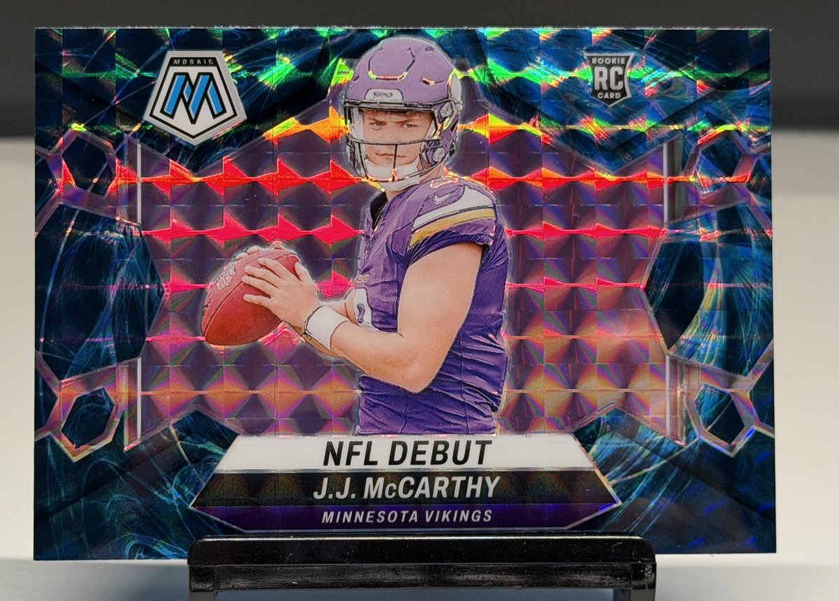 EJscardz's tweet image. JJ McCarthy Genesis - $130 shipped
JJ McCarthy Silver - $25 shipped
Trae Young Stained Glass PSA 9 - $40 shipped
Alexandre Sarr /249 - $20 shipped