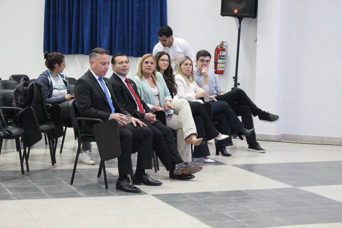 ⚡🇵🇾 ANDE presenta desafíos y oportunidades del sistema eléctrico paraguayo en Coloquio sobre Transición Energética

Más info aquí 👇🏼 
n9.cl/uh72h