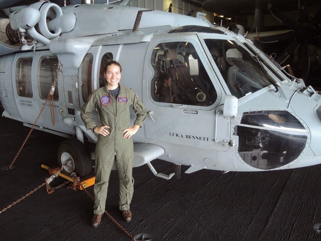 RebeccaForNJ07's tweet image. The stakes in #NJ07 have never been higher, and we can’t afford to sit this moment out.

We’ve got a bunch of new faces here, so I wanted to reintroduce myself.
I’m a former Navy helicopter pilot &amp;amp; test pilot, a healthcare business leader, and a mom of two running to flip New…